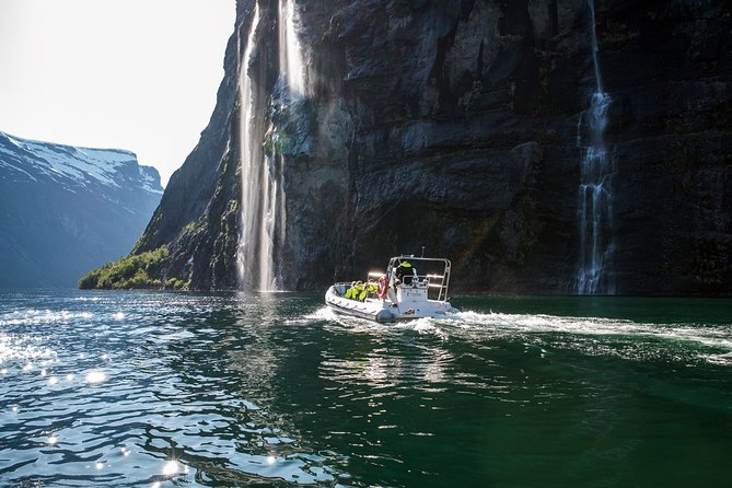 Geiranger: RIB Fjordsafari Geirangefjord - The Seven Sisters from sea level