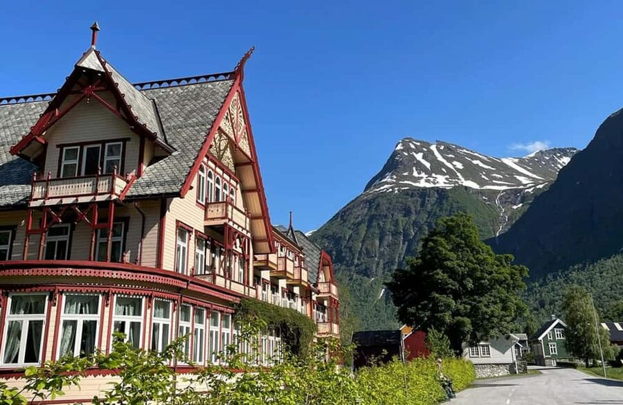 Geiranger to Ålesund Bus Tour (one way) - Kokarsteinen, the Boiling Rock viewpoint