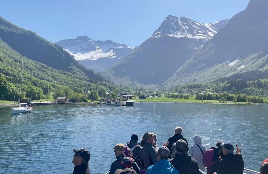 Geiranger to Ålesund Bus Tour (one way) - Weather, clothing, and photography tips
