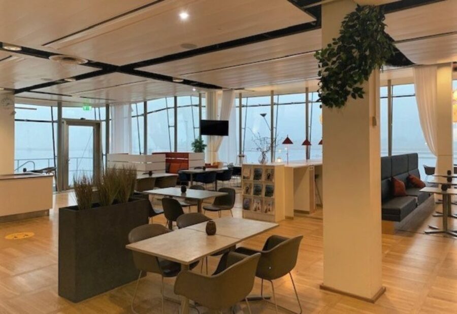 GOT Gothenborg Landvetter Airport: Vinga Lounge Access - The runway view is the star feature