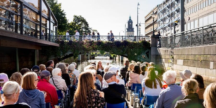 Gothenburg: City Canal Sightseeing Cruise - Choosing the right weather and time of day