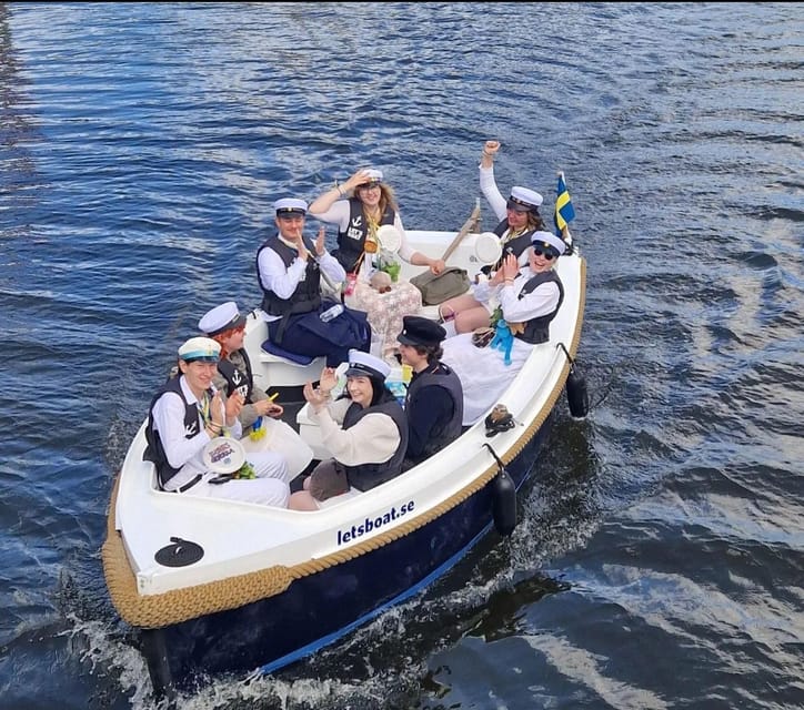 Gothenburg city center: Electric selfdrive boat tour - Gothenburg from a low, quiet seat on the water