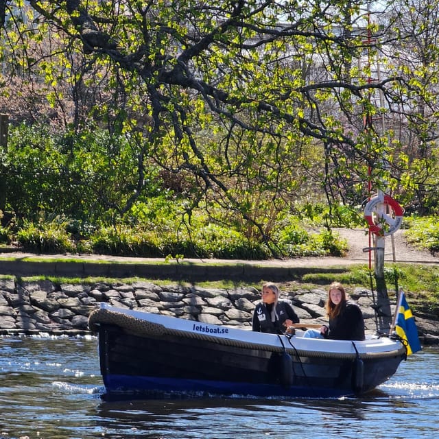 Gothenburg city center: Electric selfdrive boat tour - Slussplatsen and the return to the marina