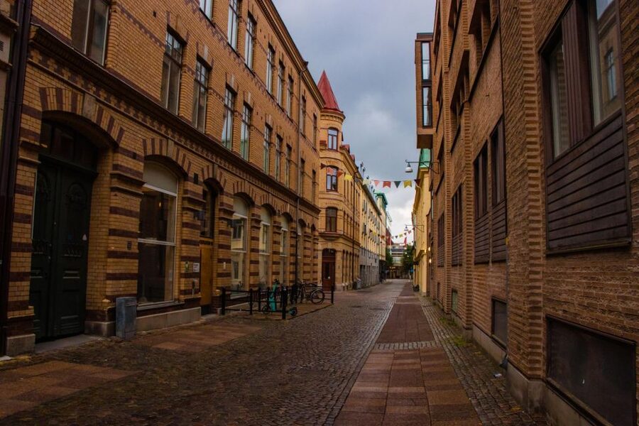 Gothenburg: Express Walk with a Local in 60 minutes - Practical details for a smoother hour