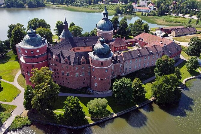 Grand Castle Tour Drottningholm and Gripsholm (private service) - The guide can make or break the history