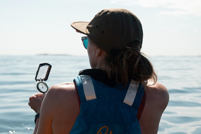 Guided 3-Day Kayak and Wildcamp Tour in Stockholm Archipelago - Paddling east from Stavsnäs Vinterhamn