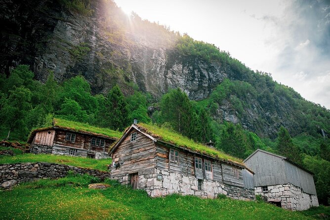Guided Boat Tour in Geiranger - Why the Seven Sisters look different from a RIB