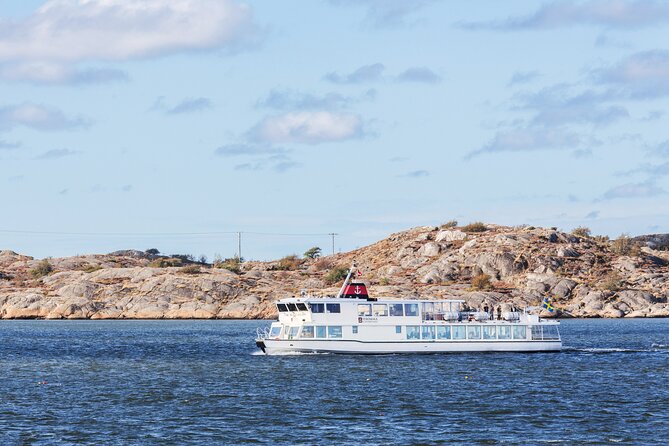 Guided boat tour to Vinga in Gothenburg - Arriving on Vinga for a short island visit