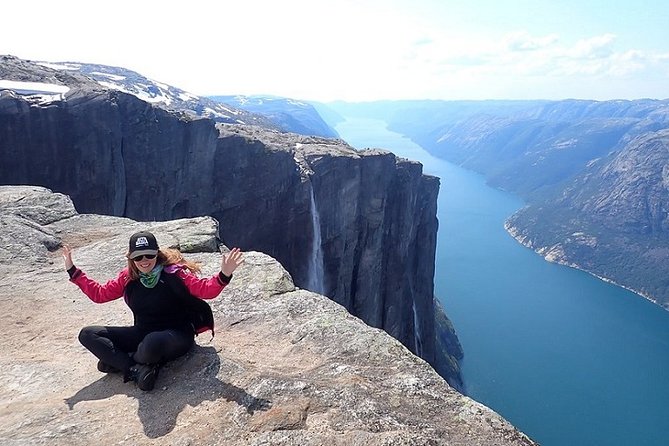 Guided hike to Kjerag and Kjeragbolten - The 7:00 am start from Stavanger
