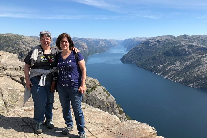 Guided hike to Pulpit Rock Preikestolen - The guide’s role on a demanding route