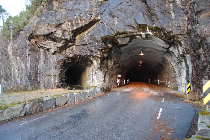 GUIDED TOUR: Secrets of the Fjords - the Osterfjord and Mo, 6.5 hours - Mo is the day’s best place to pause