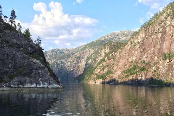 GUIDED TOUR: Secrets of the Fjords - the Osterfjord and Mo, 6.5 hours - Kvernhusfossen and the long return drive