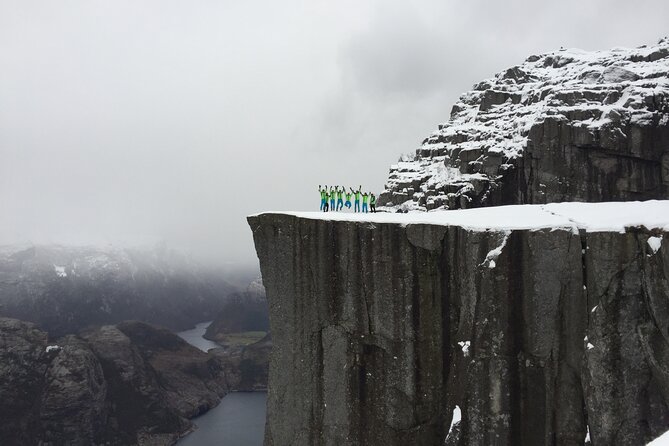Guided winter hike to Pulpit Rock Preikestolen - Weather, clothing, and the winter reality