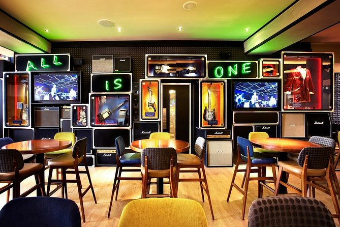 Hard Rock Cafe Copenhagen with Set Menu for Lunch or Dinner - Entering on Rådhuspladsen and finding your table