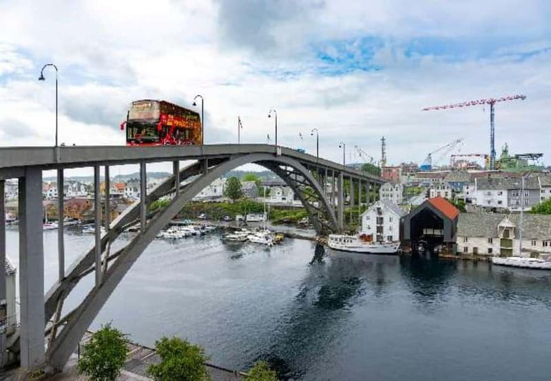 Haugesund: City Sightseeing Hop-On Hop-Off Bus Tour - The open-top ride and the audio commentary