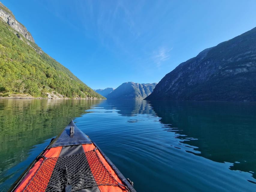 Hellesylt: Beginner-Friendly Fjord Kayaking Experience - A simple choice for a cruise day