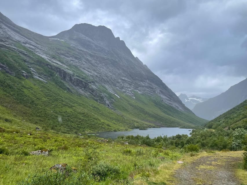 Hellesylt to Norangsdalen: Scenic E-Bike Tour - Lygnstøylvatnet and its underwater ruins