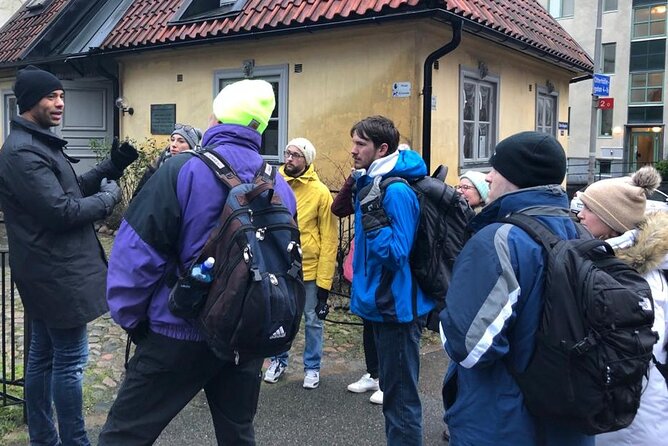Historical Walking Tour in Restaurant and Bars in Central City - Shopping streets and a bridge with a better sense of place