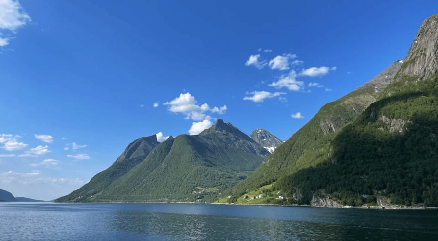Hjørundfjord Fjord Cruise Afternoon Rountrip from Ålesund - What the classic boat adds
