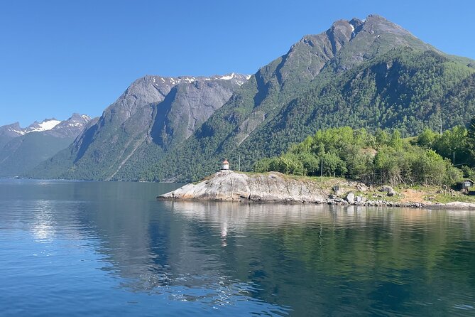 Hjørundfjord Fjord Tour Roundtrip from Ålesund - Comfort depends on the day and the boat