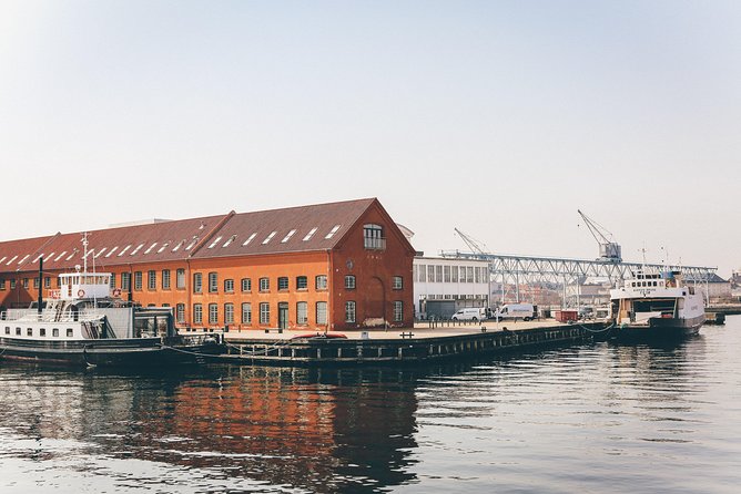 Hygge Walk in Copenhagen with a Local - Finding the appeal of Nyhavn