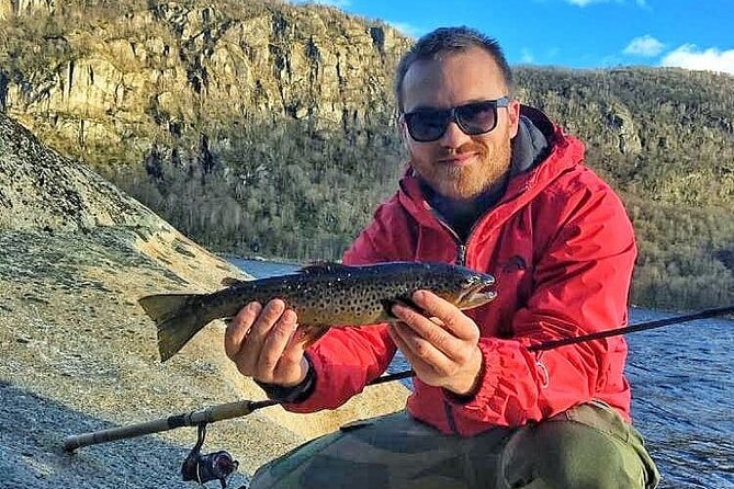 Inshore fishing in the Drangefjord - Fjord stories, Viking settlements, and seal watching