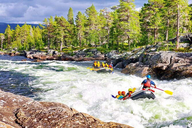 Intermediate Difficulty Level Rafting Experience in Dagali - Skilled guides make the difference on the river