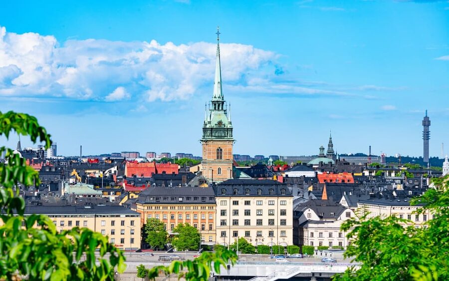 Jewish Gamla Stan and Jewish Museum Stockholm Private Tour - The Royal Palace and the route toward Berzelii Park