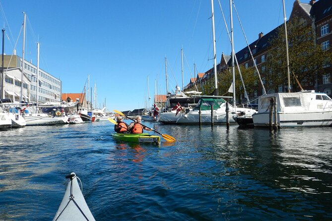 Kayak Tour in Copenhagen Harbor in May and September - Thorvaldsens Museum and the approach to Christiansborg