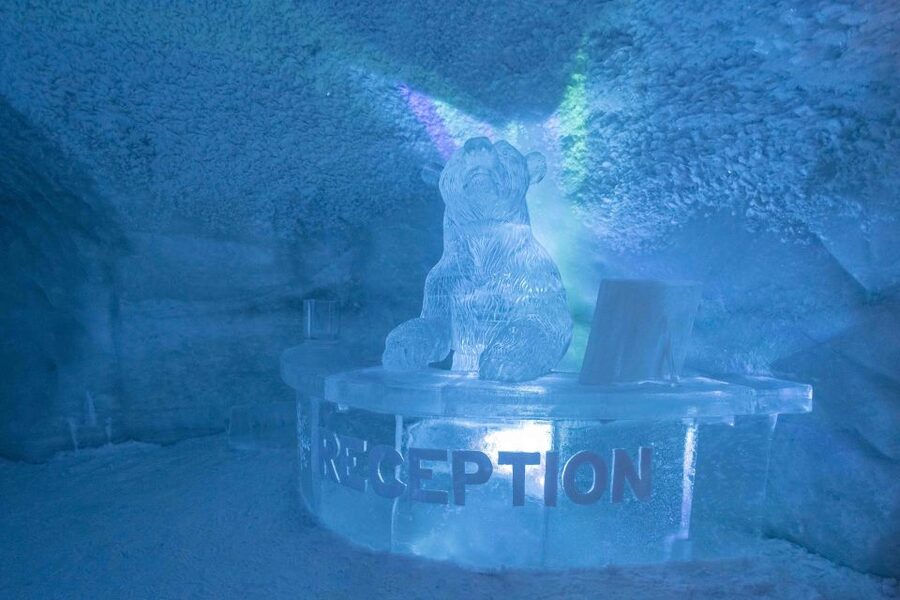 Kirkenes: Snowhotel Entrance Ticket - Thirteen suites carved from snow and ice