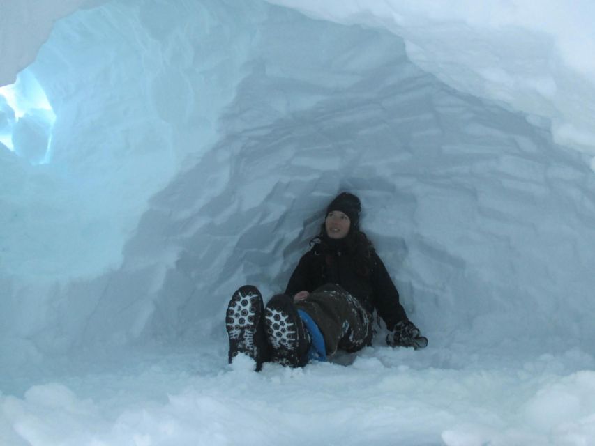 Kiruna: Build your own igloo overnight Tour - Gear, clothing, and physical demands