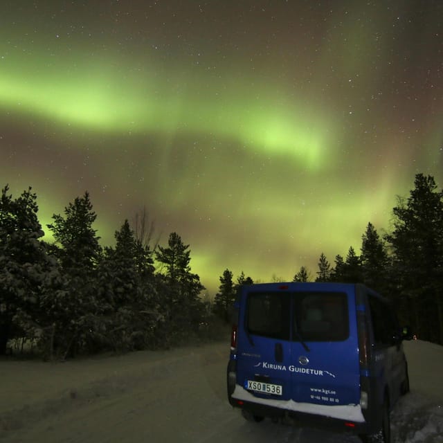 Kiruna: Northern Lights Minivan Chase with Warm Drink - Why the minivan format works well in Kiruna