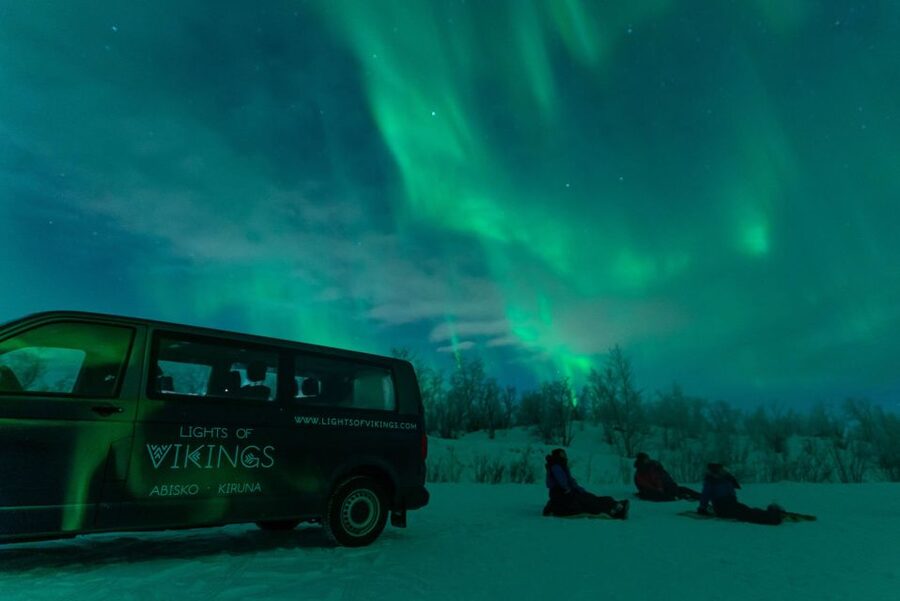 Kiruna: Northern Lights Tour with Photos - Campfire comfort at minus 20 C