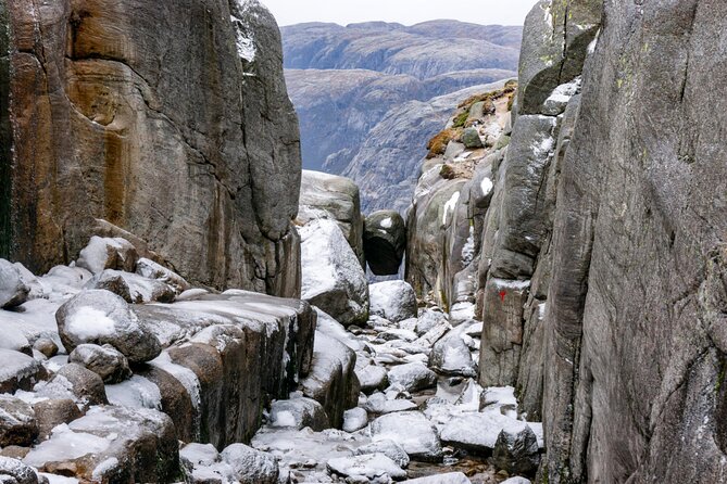 Kjerag Low-Season Hike + Packed Lunch - The three-hour climb to Kjeragbolten