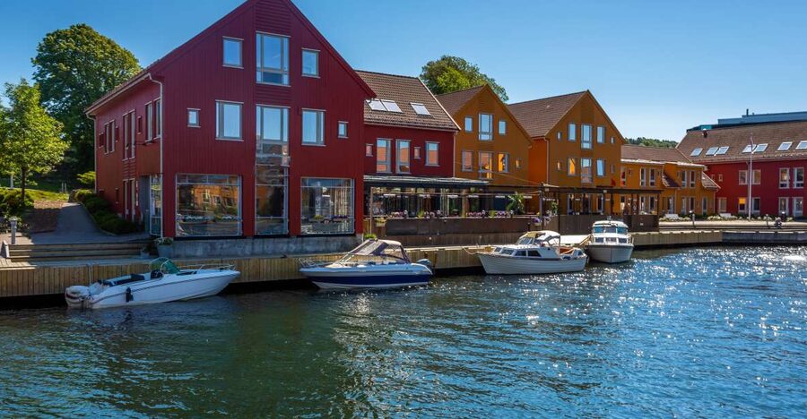 Kristiansand: Guided Cultural Walking Tour - Christiansholm Fortress and the coastal defenses