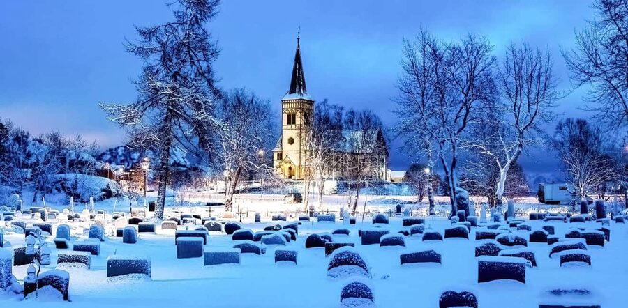 Lofoten: Half-Day Guided Tour with Photo Stops - Kabelvåg Church and the older side of Lofoten