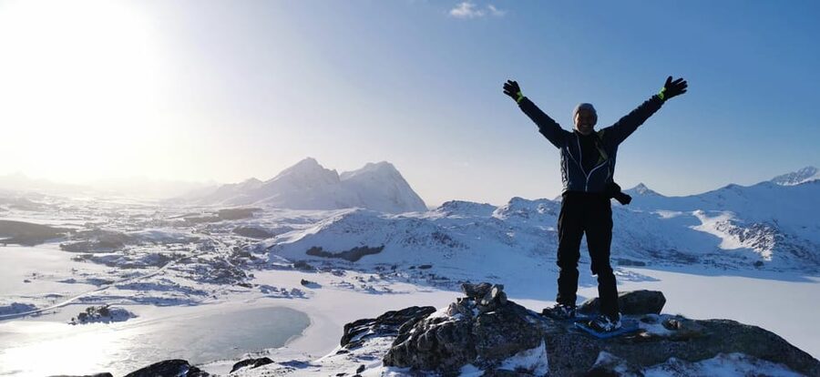 Lofoten: Half Day Snowshoe Tour - Reading animal tracks in fresh snow