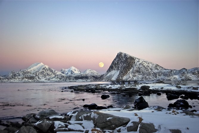 Lofoten Highlights Photo Tour - Henningsvær & Haukland - What the small minivan changes
