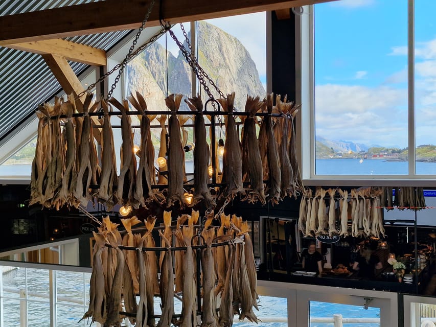 Lofoten: Reine, Hamnøy, and Skariskøya Photo Tour - Hamnøy: fishing houses, bridges, and strong photo angles