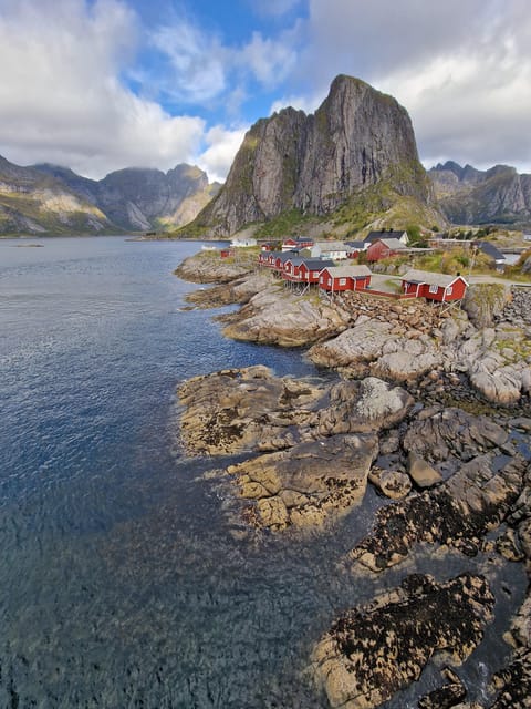Lofoten: Reine, Hamnøy, and Skariskøya Photo Tour - What the guide adds to the day