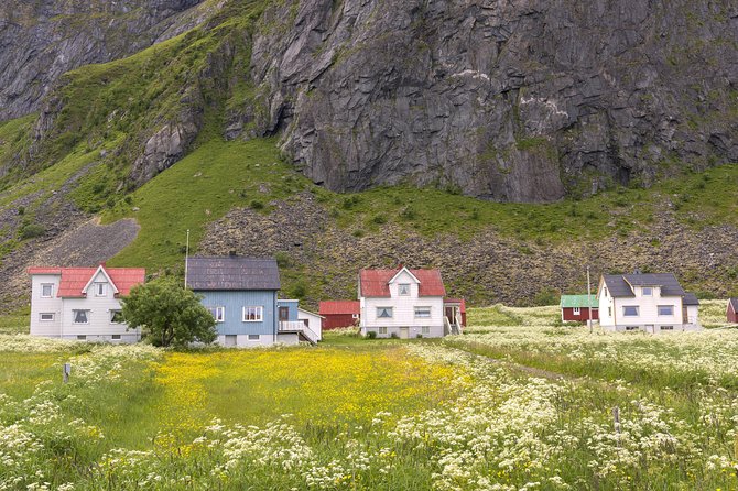 Lofoten Summer Panoramic Tour - Utakleiv: the photographer’s favorite stretch