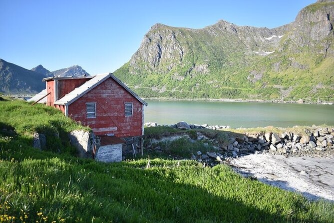 Lofoten VIP PRIVATE tour from Svolvaer - Sakrisøy is where the day slows down