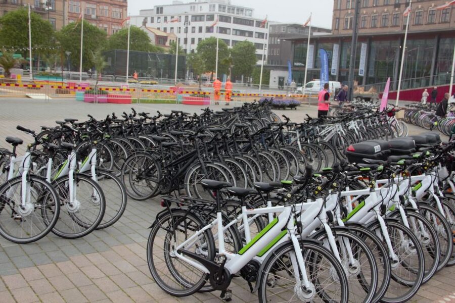 Malmö: City Bike Rental - Using the seven-speed city bike