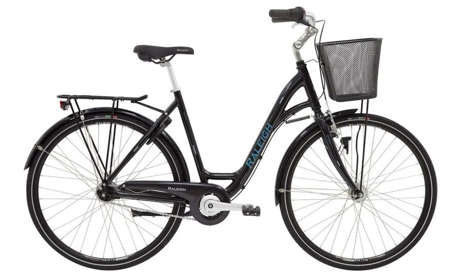 Malmö: City Bike Rental - Picking up the bike near track 10