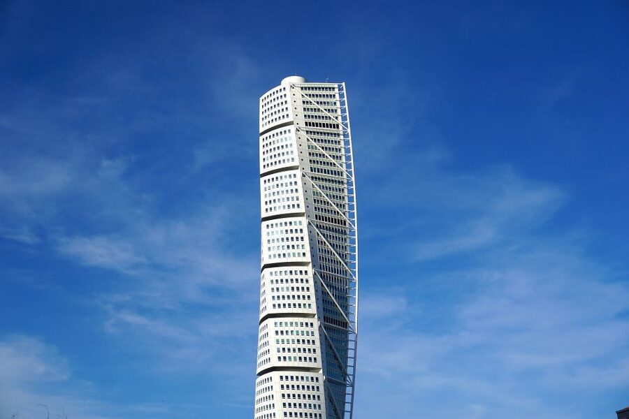 Malmö: Express Walk with a Local in 60 minutes - Malmö’s squares and everyday city life