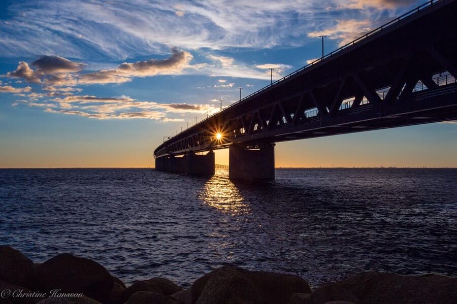 Malmö: Sightseeing and Landmarks tour by bike - Shipyard history and modern urban change