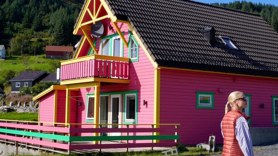 Måløy: Electric Minibus Tour to Kannesteinen - The 20-minute drive along Vågsøy’s coast