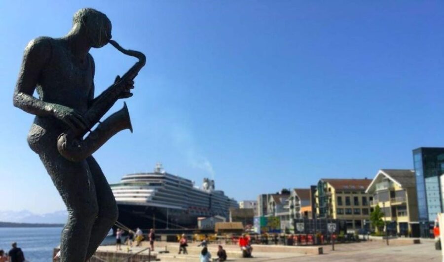Molde: Atlantic Ocean Road & Varden Audio Guide Bus Tour - Why this Molde tour works well for cruise passengers