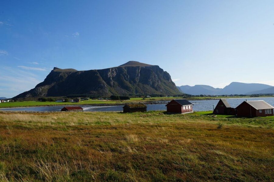 Molde: Atlantic Ocean Road & Varden Audio Guide Bus Tour - Eldhusøya and the Atlantic Ocean Road