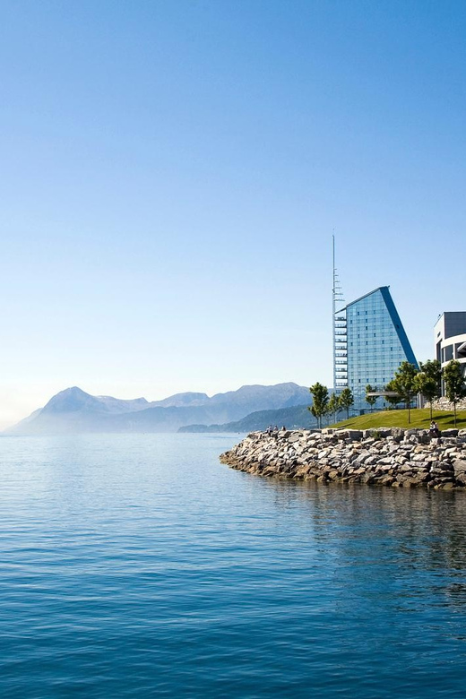 Molde - Guided kayak tour - Why Molde looks better from the fjord